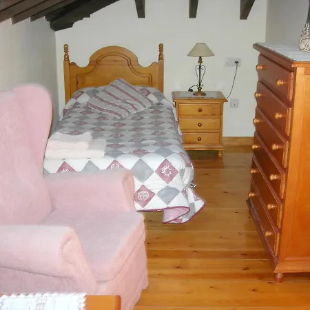 Casa de Férias House With 4 Bedrooms In La Riera With Furnished Terrace