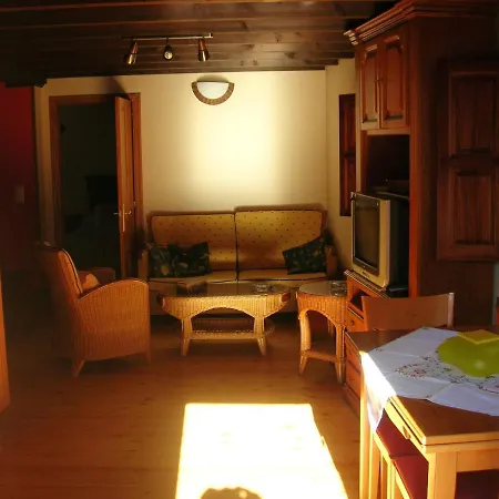 Casa de Férias House With 4 Bedrooms In La Riera With Furnished Terrace